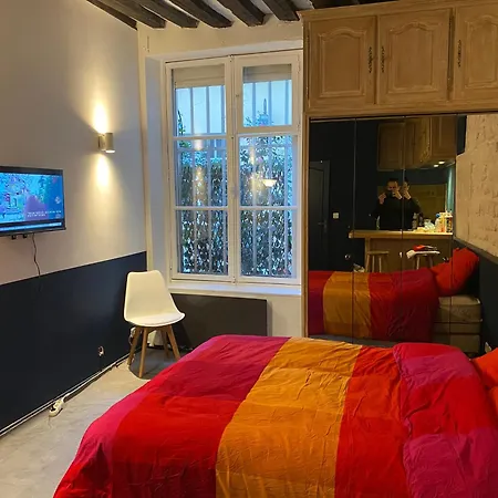 Apartment 6em *