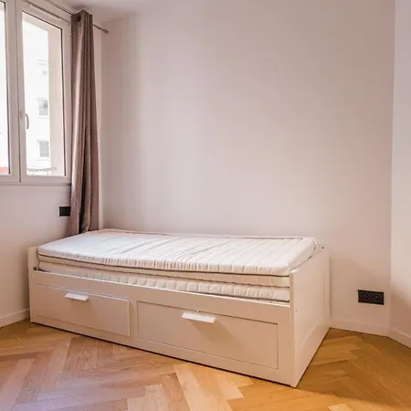 Апартаменты Charming Apt In The Heart Of Paris *